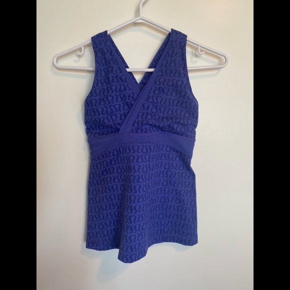 lululemon athletica Tops - Lululemon v-neck tank